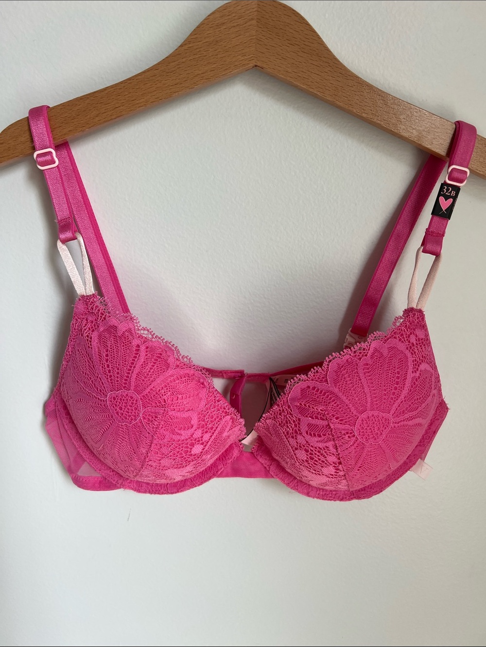 Victoria's Secret | Push-up Hot Barbie Pink  Floral Lace Underwire Bra Sz 32B